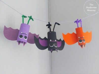 Ý tưởng trang trí Halloween bằng giấy vệ sinh tiết kiệm chi phí