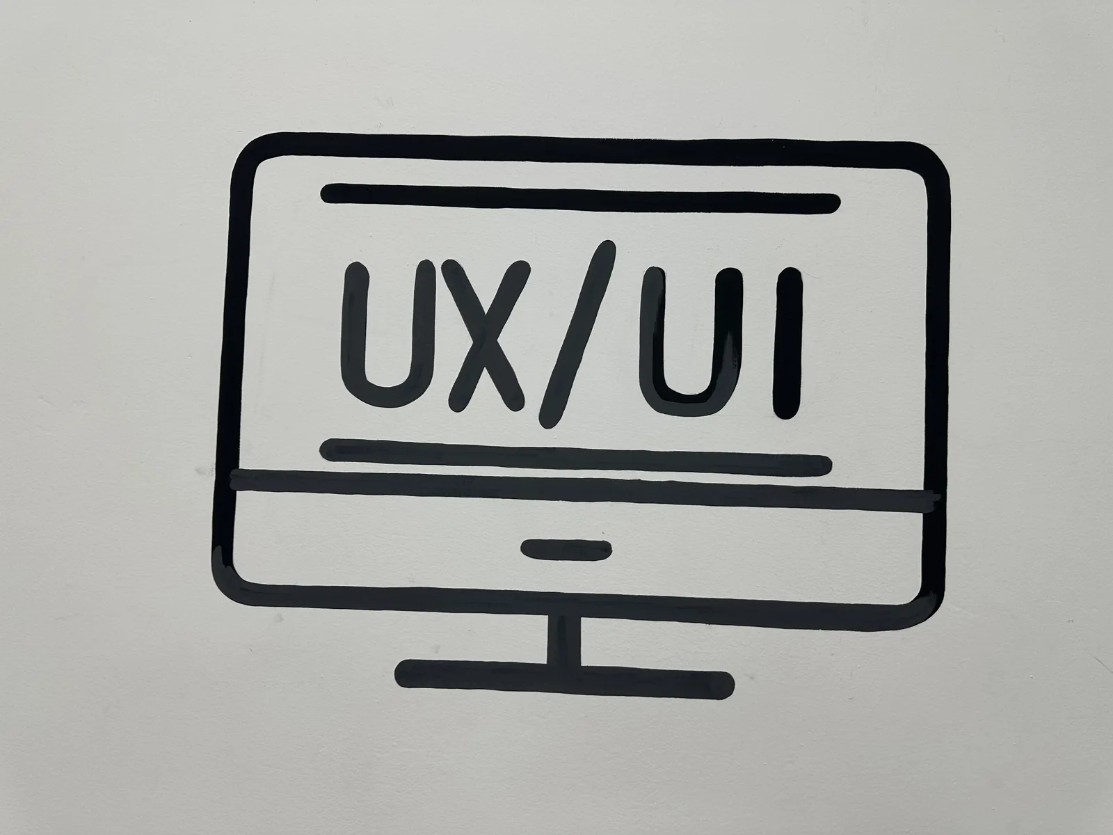 Chi tiết biểu tượng UX/UI vẽ tay trên tường văn phòng công nghệ, Thái Luận Art